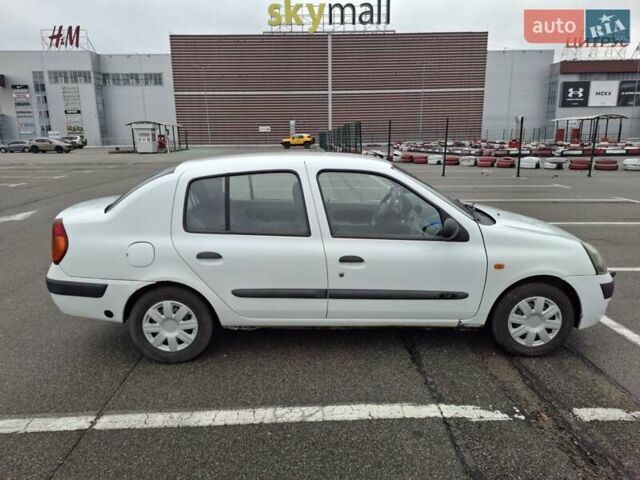 Белый Рено Clio Symbol, объемом двигателя 1.39 л и пробегом 250 тыс. км за 3100 $, фото 4 на Automoto.ua