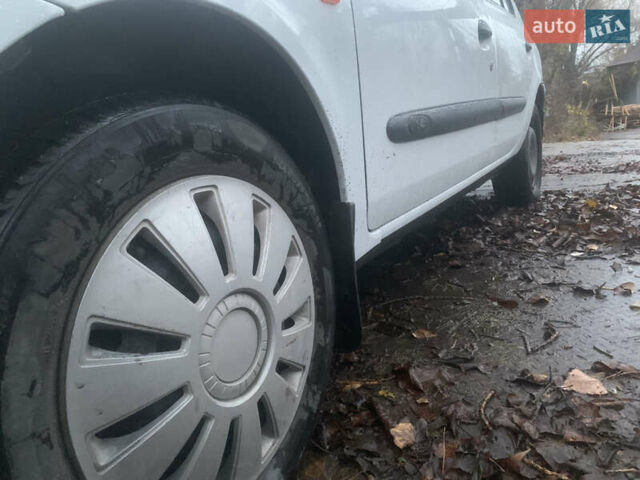 Білий Рено Clio Symbol, об'ємом двигуна 1.4 л та пробігом 345 тис. км за 3000 $, фото 1 на Automoto.ua