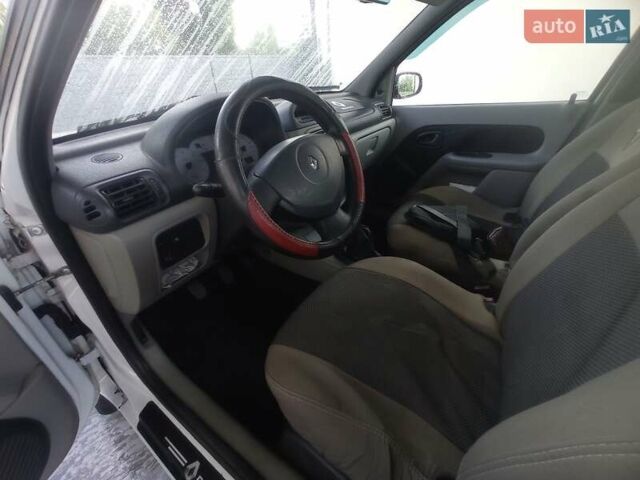Рено Clio Symbol 2003 в Черкассах на Automoto.ua Белый Рено Clio Symbol, объемом двигателя 1.4 л и пробегом 417 тыс. км за 2650 $, фото 6 на Automoto.ua