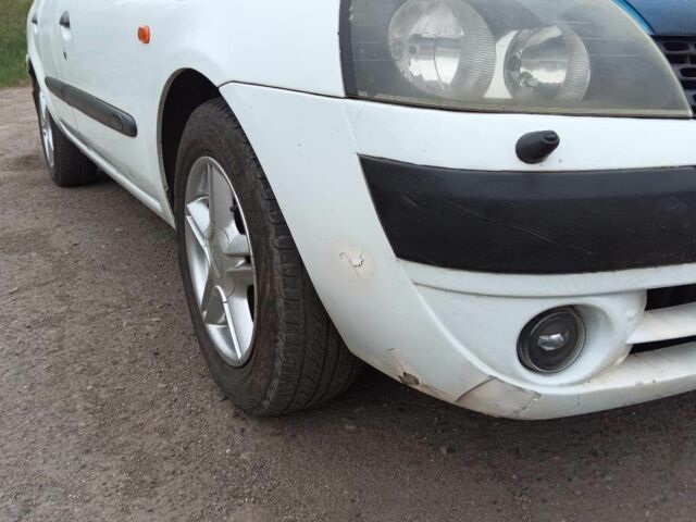 Белый Рено Clio Symbol, объемом двигателя 1.4 л и пробегом 385 тыс. км за 2500 $, фото 7 на Automoto.ua