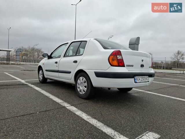 Белый Рено Clio Symbol, объемом двигателя 1.39 л и пробегом 250 тыс. км за 3100 $, фото 9 на Automoto.ua