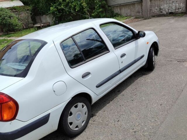 Белый Рено Clio Symbol, объемом двигателя 1.4 л и пробегом 195 тыс. км за 2300 $, фото 1 на Automoto.ua