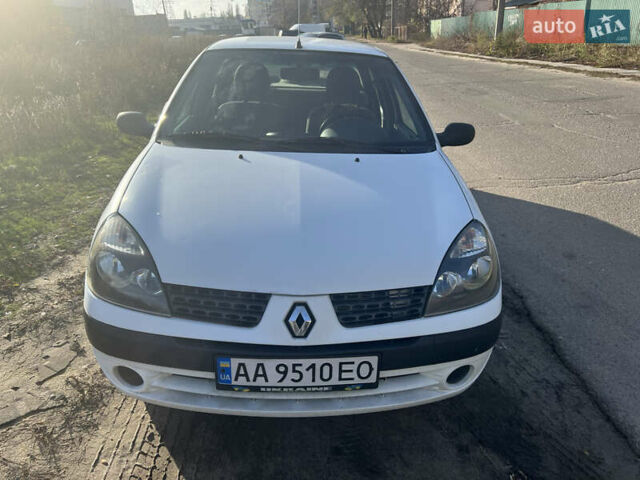 Белый Рено Clio Symbol, объемом двигателя 1.39 л и пробегом 210 тыс. км за 2399 $, фото 7 на Automoto.ua