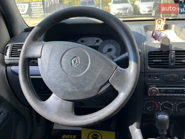 Белый Рено Clio Symbol, объемом двигателя 1.39 л и пробегом 291 тыс. км за 3999 $, фото 15 на Automoto.ua