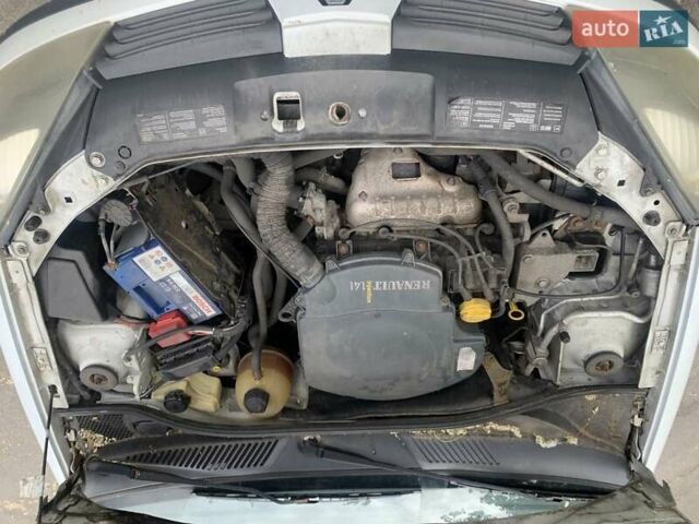Белый Рено Clio Symbol, объемом двигателя 1.39 л и пробегом 170 тыс. км за 2800 $, фото 6 на Automoto.ua