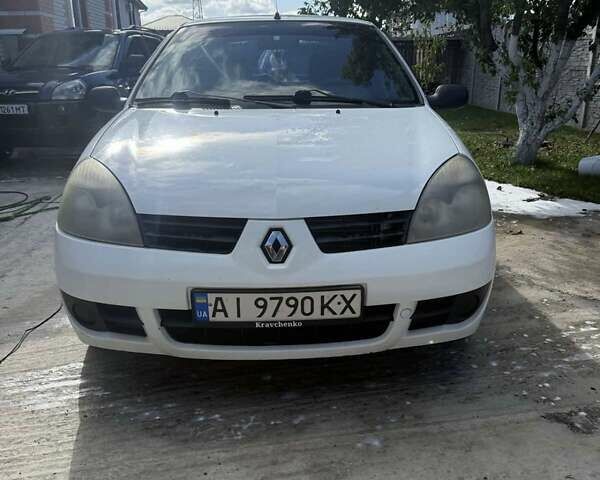 Белый Рено Clio Symbol, объемом двигателя 1.39 л и пробегом 250 тыс. км за 3500 $, фото 4 на Automoto.ua