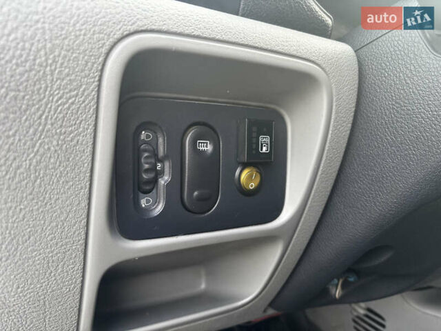 Белый Рено Clio Symbol, объемом двигателя 1.4 л и пробегом 248 тыс. км за 2500 $, фото 21 на Automoto.ua