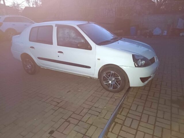 Белый Рено Clio Symbol, объемом двигателя 1.4 л и пробегом 250 тыс. км за 3100 $, фото 1 на Automoto.ua