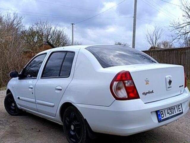 Белый Рено Clio Symbol, объемом двигателя 1.4 л и пробегом 350 тыс. км за 3200 $, фото 2 на Automoto.ua
