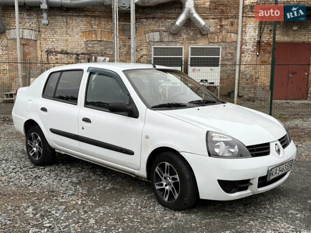 Белый Рено Clio Symbol, объемом двигателя 1.39 л и пробегом 251 тыс. км за 3100 $, фото 7 на Automoto.ua