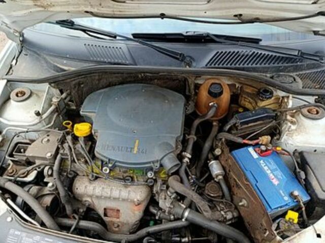 Белый Рено Clio Symbol, объемом двигателя 1.4 л и пробегом 350 тыс. км за 3200 $, фото 5 на Automoto.ua