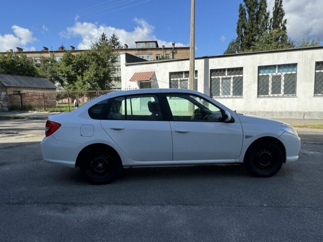 Белый Рено Clio Symbol, объемом двигателя 1.4 л и пробегом 197 тыс. км за 4300 $, фото 6 на Automoto.ua