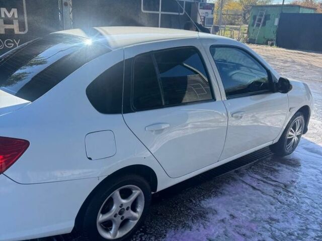 Рено Clio Symbol 2010 в Днепре (Днепропетровске) на Automoto.ua Белый Рено Clio Symbol, объемом двигателя 1.4 л и пробегом 3 тыс. км за 1902 $, фото 3 на Automoto.ua