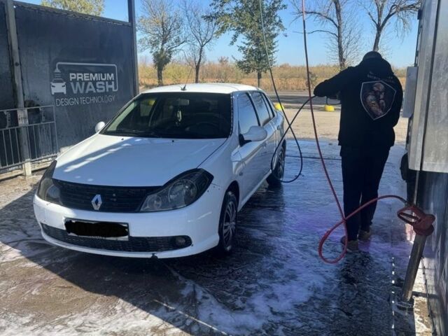 Рено Clio Symbol 2010 в Днепре (Днепропетровске) на Automoto.ua Белый Рено Clio Symbol, объемом двигателя 1.4 л и пробегом 3 тыс. км за 1902 $, фото 1 на Automoto.ua
