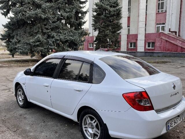 Белый Рено Clio Symbol, объемом двигателя 1.4 л и пробегом 244 тыс. км за 4400 $, фото 4 на Automoto.ua