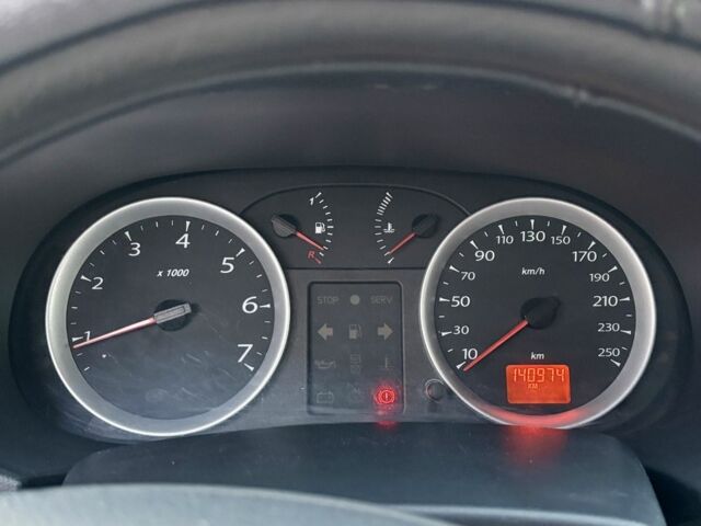 Белый Рено Clio Symbol, объемом двигателя 1.4 л и пробегом 142 тыс. км за 3800 $, фото 6 на Automoto.ua