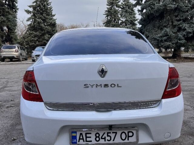 Белый Рено Clio Symbol, объемом двигателя 1.4 л и пробегом 244 тыс. км за 4400 $, фото 3 на Automoto.ua