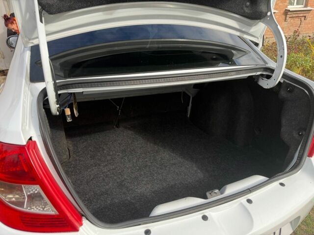 Білий Рено Clio Symbol, об'ємом двигуна 1.4 л та пробігом 65 тис. км за 5500 $, фото 5 на Automoto.ua