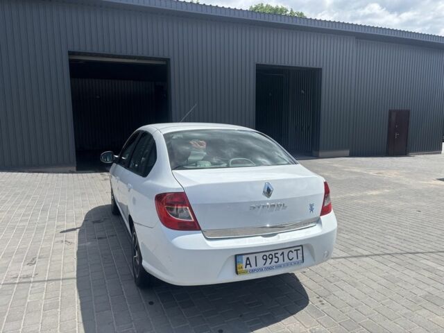 Белый Рено Clio Symbol, объемом двигателя 1.4 л и пробегом 115 тыс. км за 5000 $, фото 3 на Automoto.ua