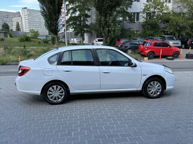 Білий Рено Clio Symbol, об'ємом двигуна 1.4 л та пробігом 175 тис. км за 4200 $, фото 8 на Automoto.ua