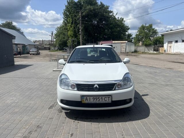 Белый Рено Clio Symbol, объемом двигателя 1.4 л и пробегом 115 тыс. км за 5000 $, фото 7 на Automoto.ua