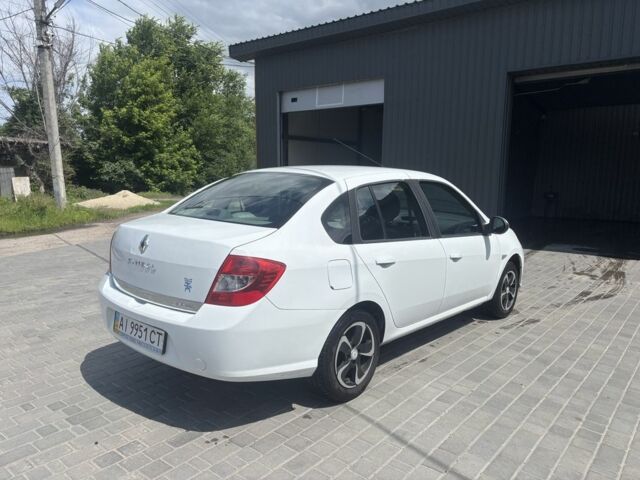 Белый Рено Clio Symbol, объемом двигателя 1.4 л и пробегом 115 тыс. км за 5000 $, фото 5 на Automoto.ua