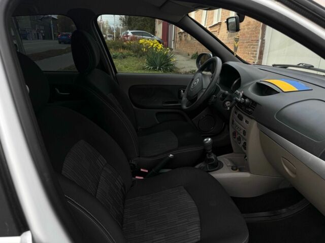 Білий Рено Clio Symbol, об'ємом двигуна 1.4 л та пробігом 65 тис. км за 5500 $, фото 21 на Automoto.ua