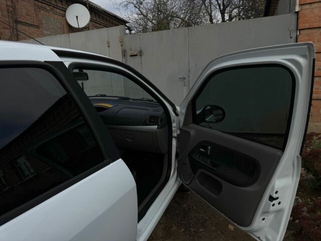 Білий Рено Clio Symbol, об'ємом двигуна 1.4 л та пробігом 65 тис. км за 5500 $, фото 12 на Automoto.ua