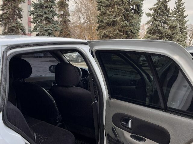 Белый Рено Clio Symbol, объемом двигателя 1.4 л и пробегом 244 тыс. км за 4400 $, фото 6 на Automoto.ua