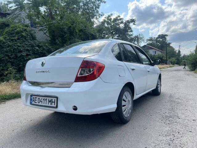 Белый Рено Clio Symbol, объемом двигателя 1.4 л и пробегом 350 тыс. км за 2999 $, фото 3 на Automoto.ua
