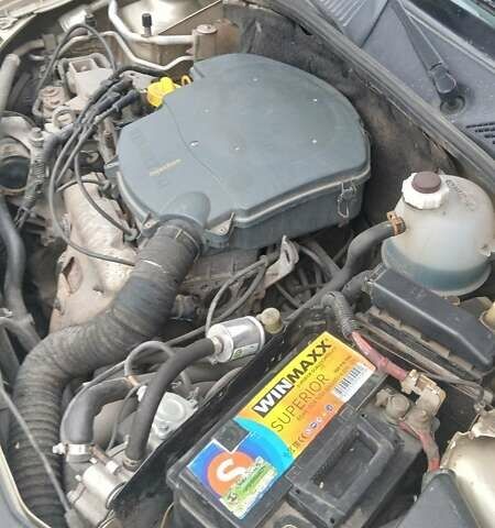 Бежевый Рено Clio Symbol, объемом двигателя 1.39 л и пробегом 302 тыс. км за 3100 $, фото 9 на Automoto.ua