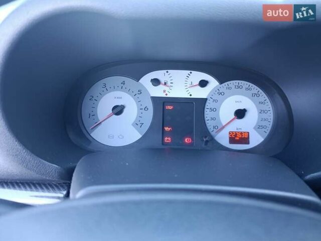 Бежевий Рено Clio Symbol, об'ємом двигуна 1.39 л та пробігом 227 тис. км за 2700 $, фото 1 на Automoto.ua