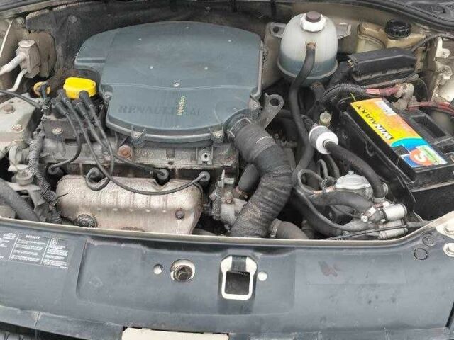 Бежевый Рено Clio Symbol, объемом двигателя 1.4 л и пробегом 302 тыс. км за 3100 $, фото 9 на Automoto.ua