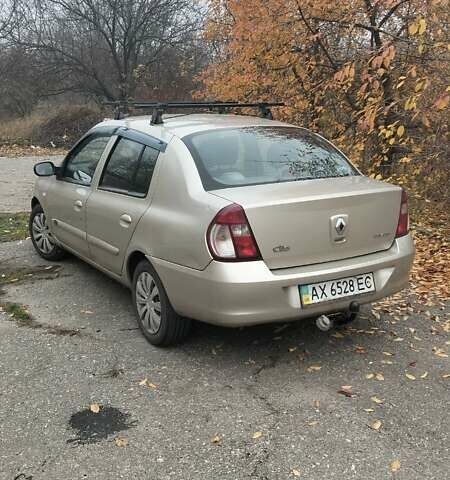 Бежевый Рено Clio Symbol, объемом двигателя 1.39 л и пробегом 302 тыс. км за 3100 $, фото 4 на Automoto.ua