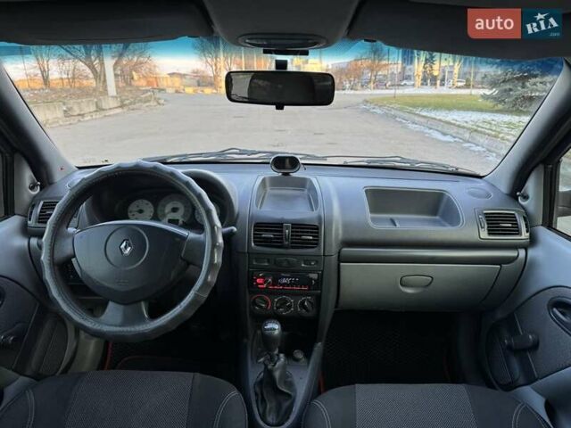 Бежевий Рено Clio Symbol, об'ємом двигуна 1.4 л та пробігом 151 тис. км за 3900 $, фото 10 на Automoto.ua
