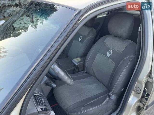Бежевий Рено Clio Symbol, об'ємом двигуна 1.4 л та пробігом 151 тис. км за 3900 $, фото 15 на Automoto.ua