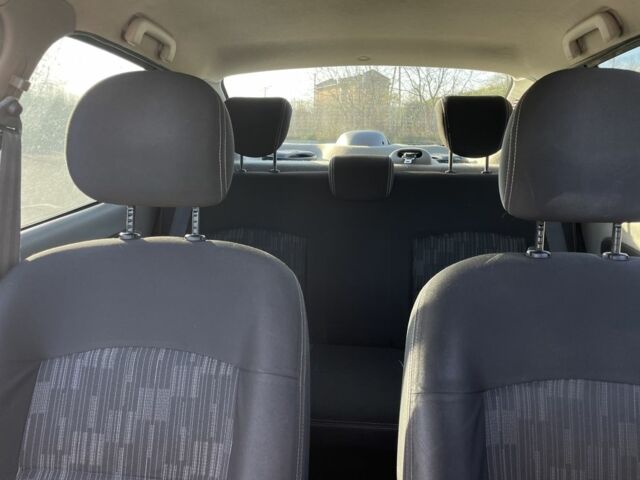 Бежевый Рено Clio Symbol, объемом двигателя 1.4 л и пробегом 186 тыс. км за 4000 $, фото 13 на Automoto.ua