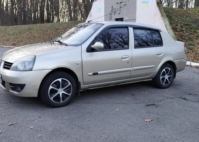 Бежевый Рено Clio Symbol, объемом двигателя 1.4 л и пробегом 154 тыс. км за 2750 $, фото 3 на Automoto.ua