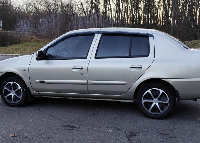 Бежевый Рено Clio Symbol, объемом двигателя 1.4 л и пробегом 154 тыс. км за 2750 $, фото 5 на Automoto.ua