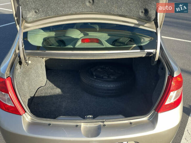 Бежевый Рено Clio Symbol, объемом двигателя 1.39 л и пробегом 186 тыс. км за 3850 $, фото 6 на Automoto.ua