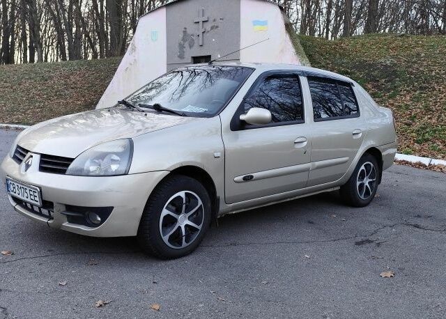 Бежевый Рено Clio Symbol, объемом двигателя 1.4 л и пробегом 154 тыс. км за 2750 $, фото 2 на Automoto.ua