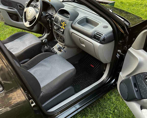 Черный Рено Clio Symbol, объемом двигателя 1.4 л и пробегом 266 тыс. км за 2800 $, фото 12 на Automoto.ua