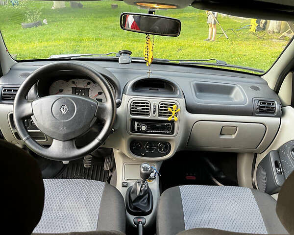 Черный Рено Clio Symbol, объемом двигателя 1.4 л и пробегом 266 тыс. км за 2800 $, фото 9 на Automoto.ua