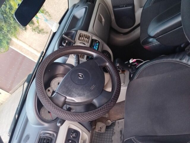 Чорний Рено Clio Symbol, об'ємом двигуна 1.4 л та пробігом 210 тис. км за 4500 $, фото 4 на Automoto.ua