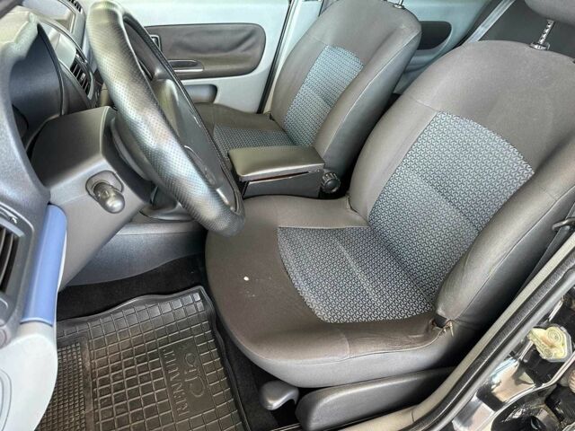 Черный Рено Clio Symbol, объемом двигателя 1.4 л и пробегом 174 тыс. км за 3990 $, фото 15 на Automoto.ua