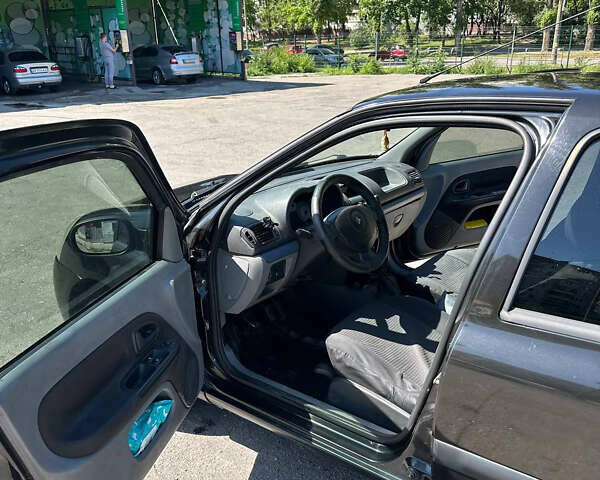 Чорний Рено Clio Symbol, об'ємом двигуна 1.4 л та пробігом 330 тис. км за 3600 $, фото 10 на Automoto.ua