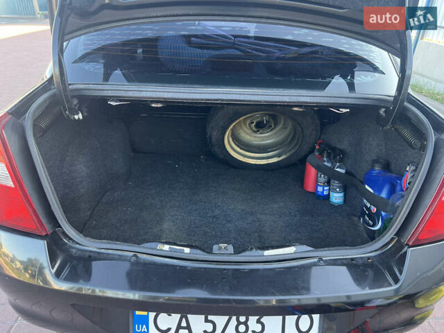 Черный Рено Clio Symbol, объемом двигателя 1.39 л и пробегом 270 тыс. км за 3400 $, фото 13 на Automoto.ua
