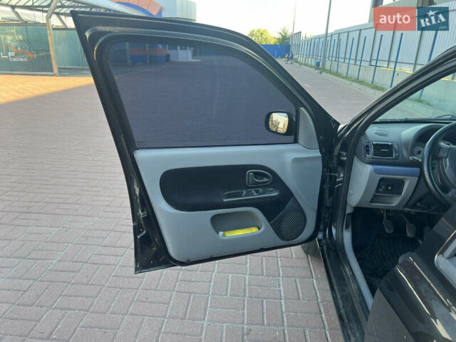 Черный Рено Clio Symbol, объемом двигателя 1.39 л и пробегом 237 тыс. км за 3600 $, фото 9 на Automoto.ua