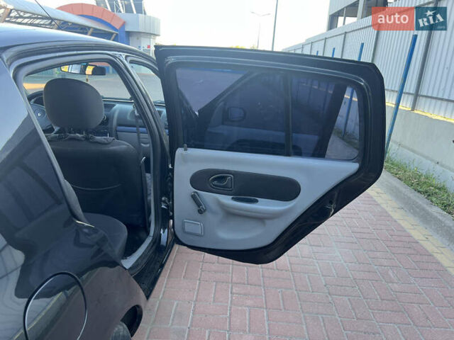 Черный Рено Clio Symbol, объемом двигателя 1.39 л и пробегом 270 тыс. км за 3400 $, фото 17 на Automoto.ua