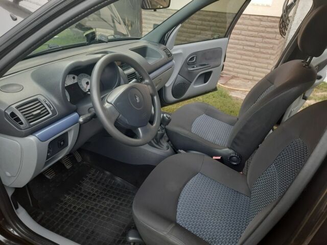 Черный Рено Clio Symbol, объемом двигателя 1.4 л и пробегом 173 тыс. км за 2999 $, фото 15 на Automoto.ua